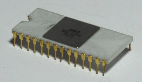 MOS_6504_0376_package_iso_1000w.jpg